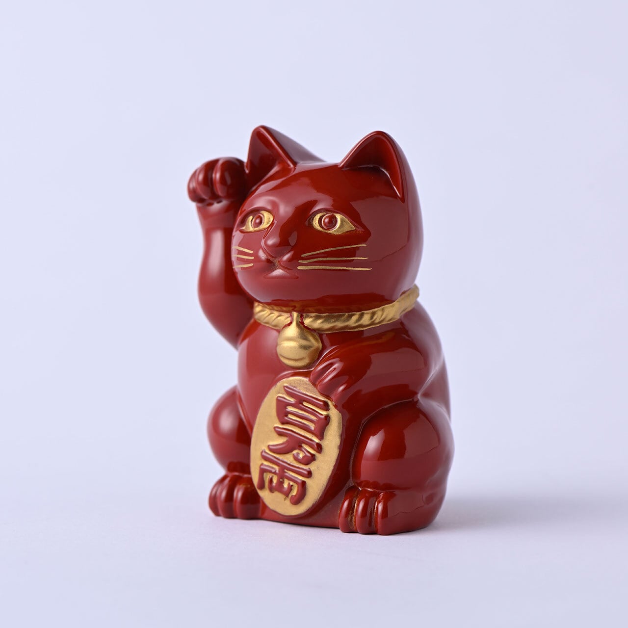 【銀雅堂】開運厄除け 招き猫(赤漆)