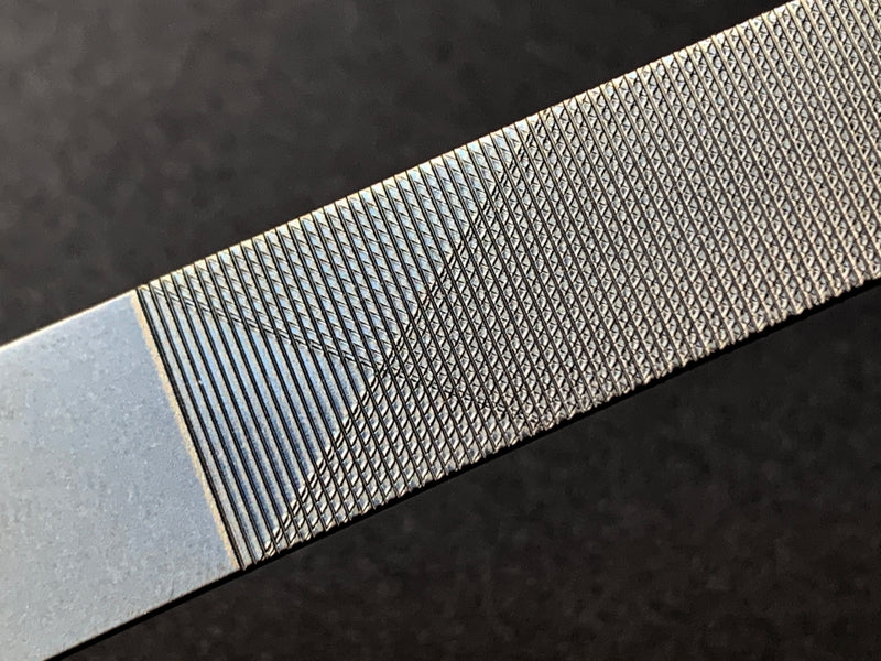 YOSHIDA YASURI Nail File Color: Matte Silver/Matte Black *2TYPE